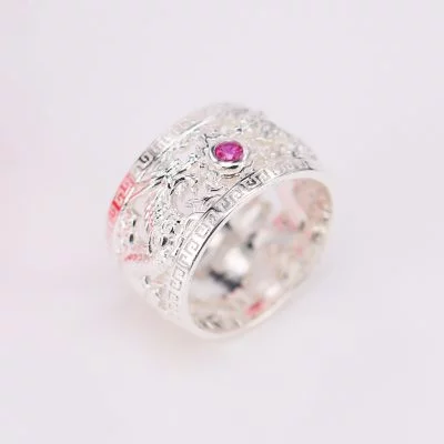Trước khi muốn biết trang sức bạc 925 có bán được không cần biết cách tính giá của chúng để có quyết định nên bán hay không?