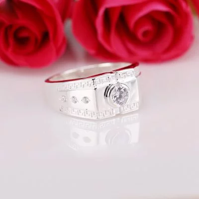 Kiểu dáng nhẫn nam tinh tế sang trọng mang đậm phong cách cổ điển và hiện đại