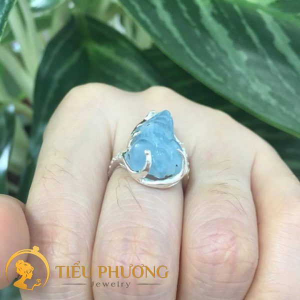 nhẫn tỳ hưu cho người mệnh thủy có đá xanh