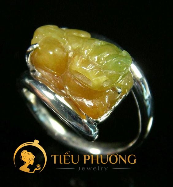 Đeo Tỳ Hưu còn mong muốn mang tới thuận lợi trong lĩnh vực tình duyên tình cảm.