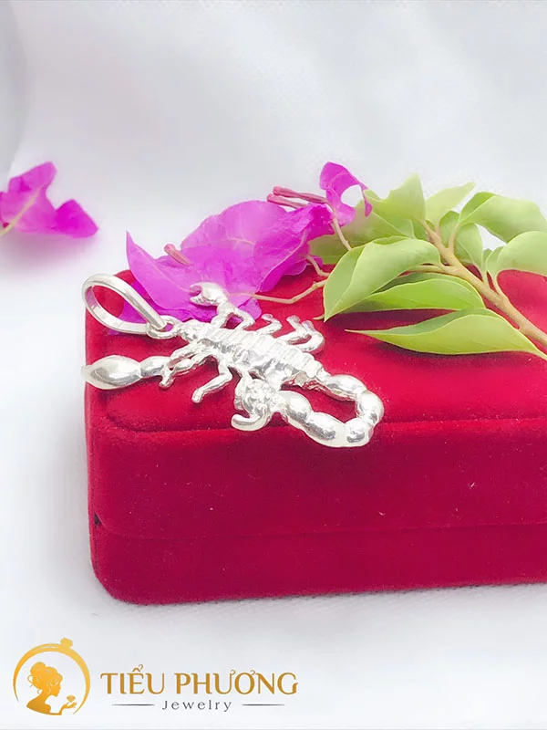 mặt dây chuyền hình con bọ cạp đẹp