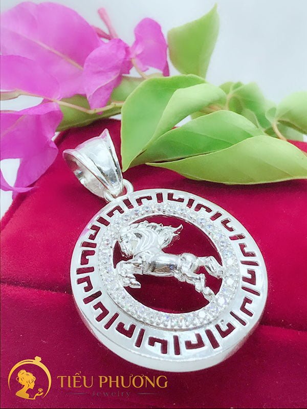 mặt dây bạc hình con ngựa