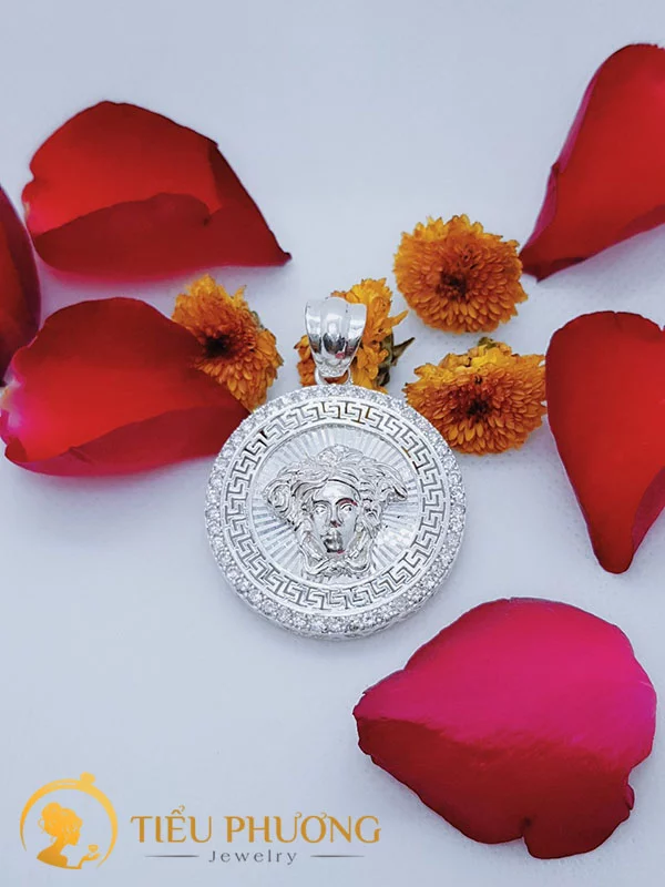 Mặt dây bạc Versace hình tròn cho nam giới bằng bạc cao cấp 925