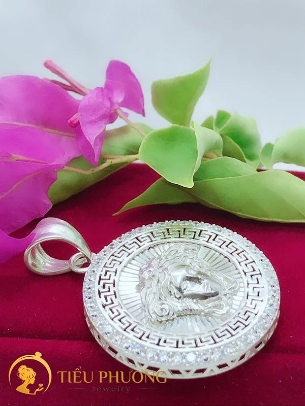 mặt dây chuyền nam versace