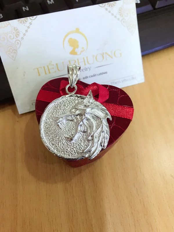 mặt dây chuyền chó sói